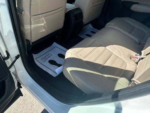 Used 2017 Honda CR-V LX image 9