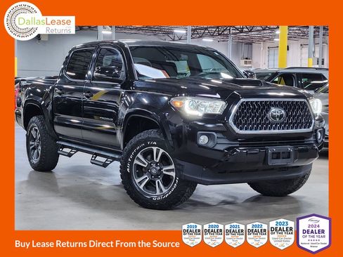 Used 2018 Toyota Tacoma TRD Sport w/ Technology Package image 1