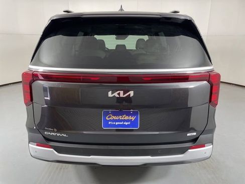 New 2026 Kia Carnival EX image 7