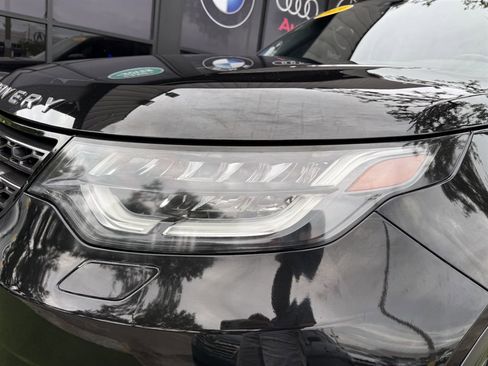 Used 2019 Land Rover Discovery SE AWD/4WD image 10
