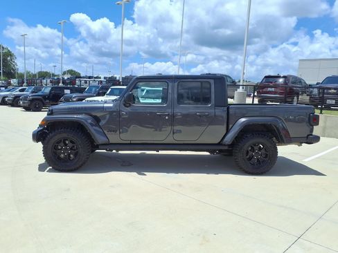 Used 2023 Jeep Gladiator Sport AWD/4WD image 8