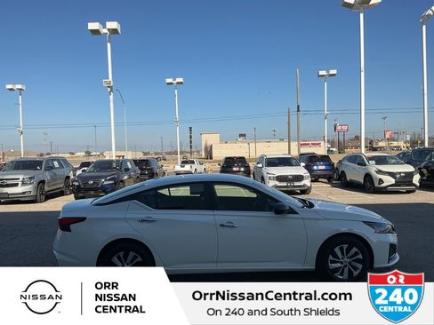 Certified 2025 Nissan Altima 2.5 S image 4