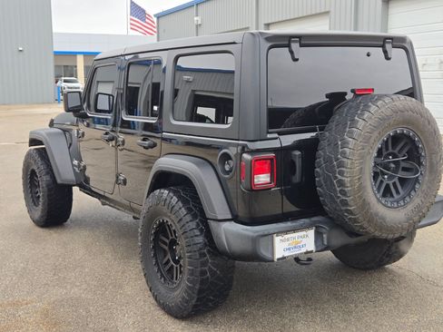 Used 2021 Jeep Wrangler Unlimited Sport AWD/4WD image 5