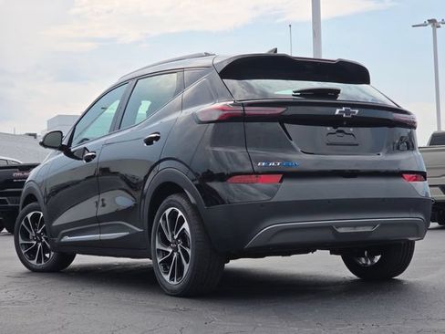 Used 2022 Chevrolet Bolt EUV Premier w/ Sun & Sound Package FWD image 18