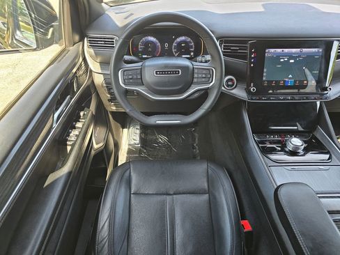 Used 2024 Jeep Wagoneer Series II w/ Flexible Seating Group AWD/4WD image 29