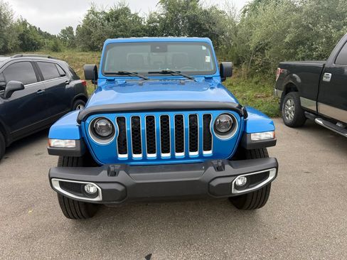 Used 2021 Jeep Gladiator Overland w/ Popular Equipment Package AWD/4WD image 2