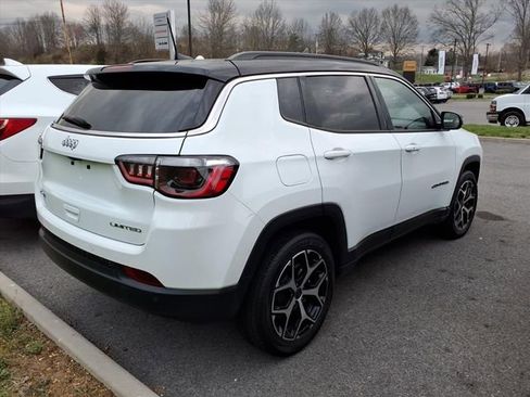 Used 2025 Jeep Compass Limited image 6