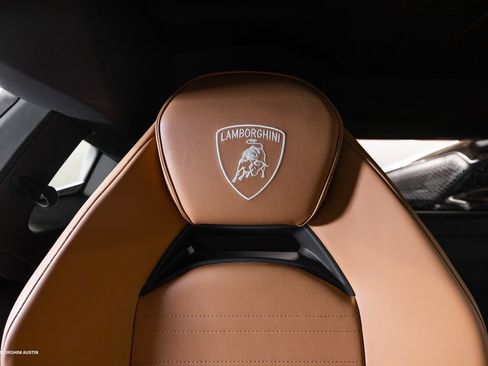 Used 2024 Lamborghini Revuelto image 39