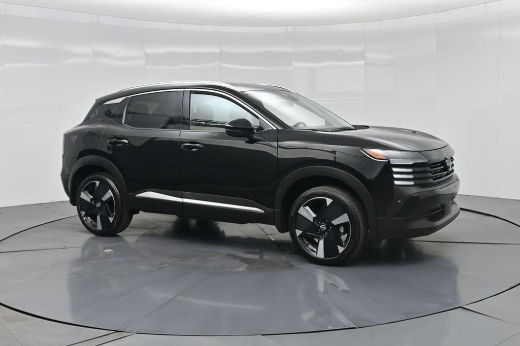Used 2026 Nissan Kicks SR FWD image 3