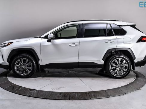 Used 2024 Toyota RAV4 XLE Premium image 3