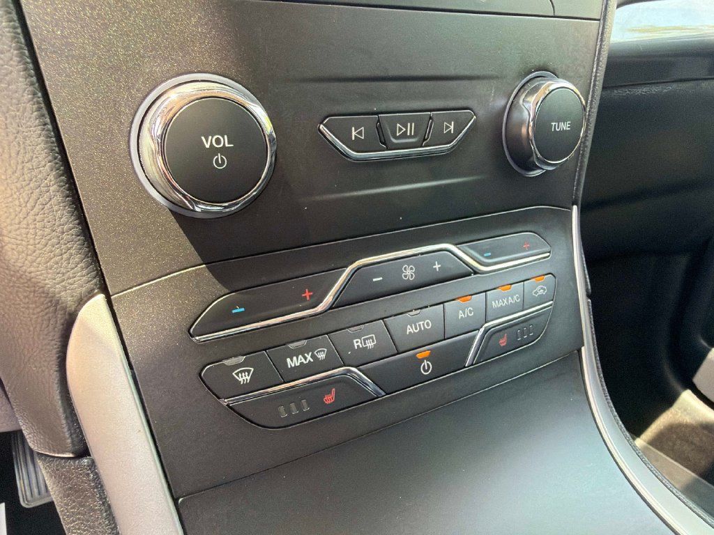 Used 2020 Ford Edge SEL w/ Cold Weather Package AWD/4WD image 26