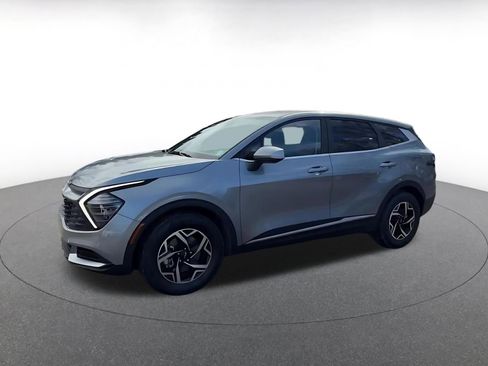 Used 2025 Kia Sportage LX image 8