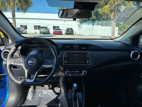 Certified 2020 Nissan Versa SR image 18