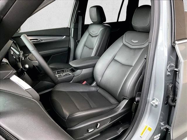 Certified 2025 Cadillac XT6 Luxury FWD image 27