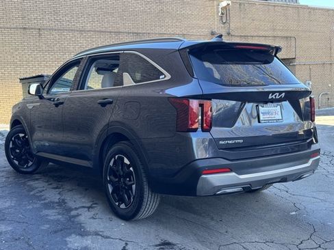 Used 2025 Kia Sorento S w/ Panoramic Sunroof Package image 21