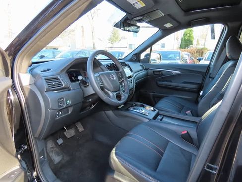 Certified 2022 Honda Pilot TrailSport image 2