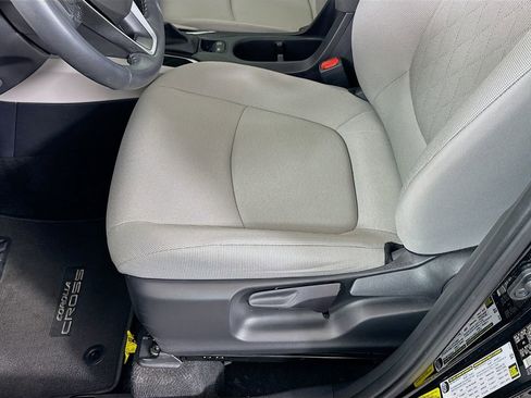 Certified 2025 Toyota Corolla Cross LE FWD image 20