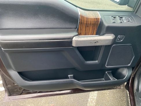 Used 2019 Ford F150 Lariat image 16