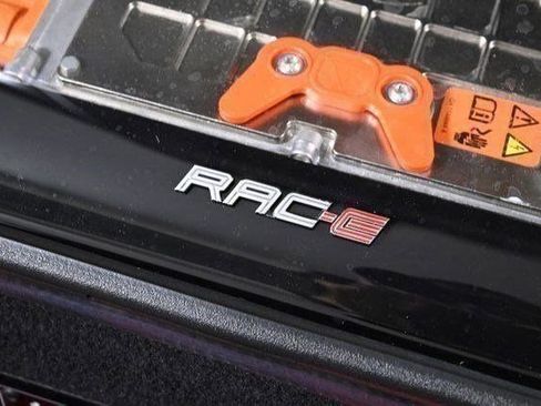 Used 2024 Ferrari SF90 Spider image 33