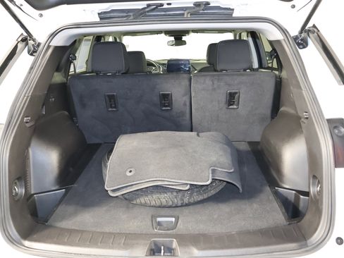 Used 2025 Chevrolet Blazer LT image 48