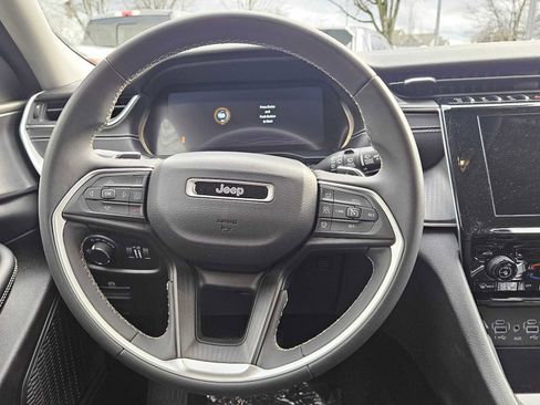 Used 2023 Jeep Grand Cherokee L Laredo image 22