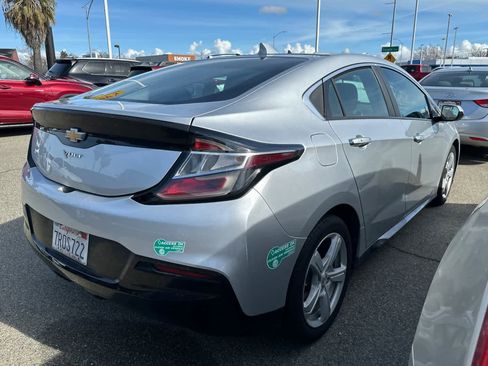 Used 2016 Chevrolet Volt LT image 2