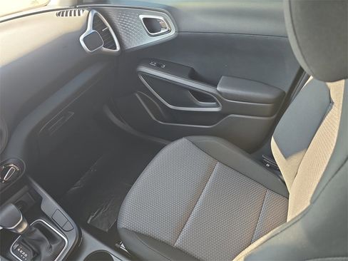 New 2025 Kia Soul LX image 17