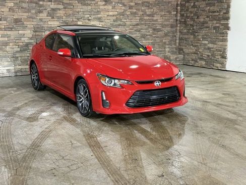 Used 2015 Scion tC image 3