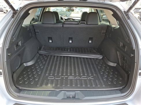 Certified 2025 Subaru Outback Limited image 32