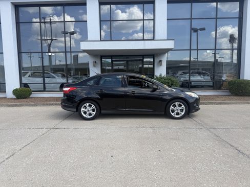 Used 2014 Ford Focus SE FWD image 3