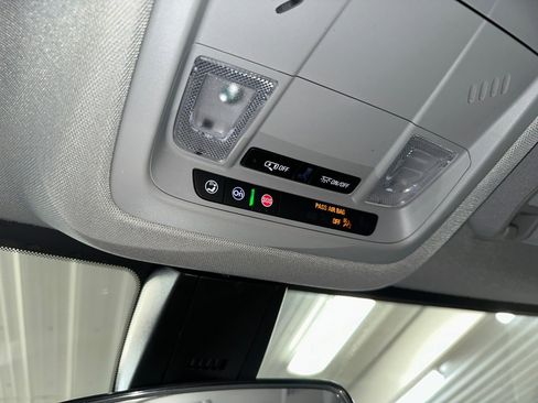 Certified 2023 GMC Acadia SLE w/ Driver Convenience Package image 15