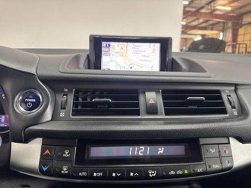 Used 2013 Lexus CT 200h w/ Premium Pkg w/Navigation image 17