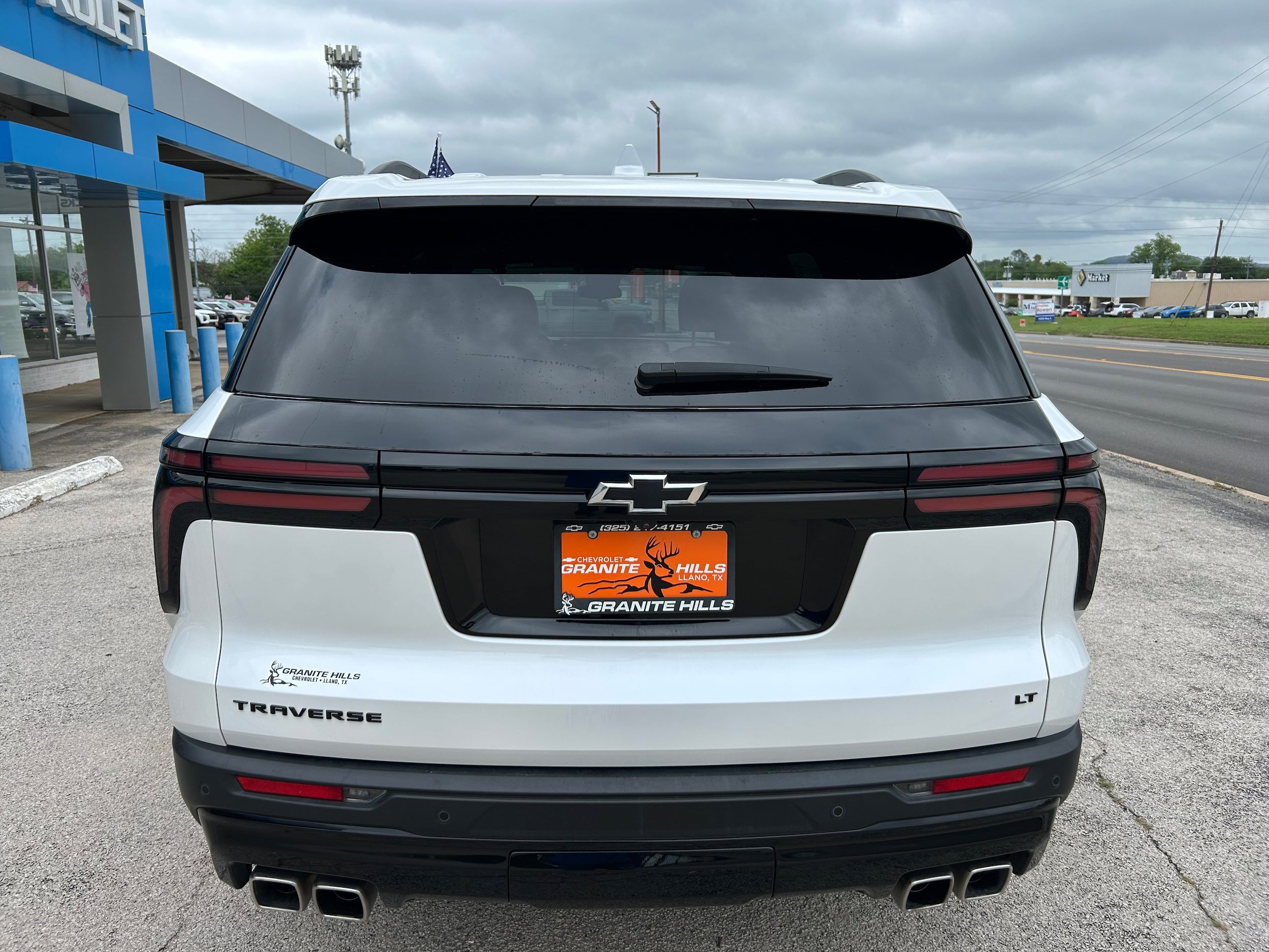 Used 2024 Chevrolet Traverse LT w/ Enhanced Driving Package FWD image 7