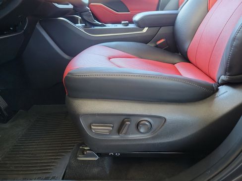 Certified 2025 Toyota Highlander XSE image 29