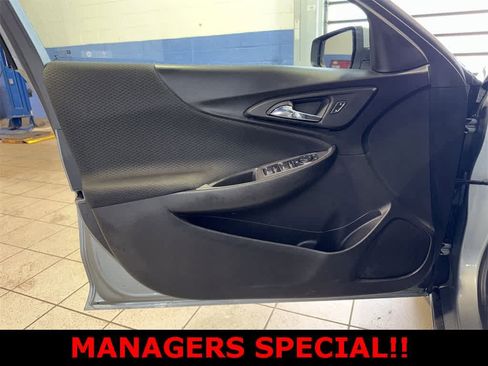 Used 2024 Chevrolet Malibu LT image 30