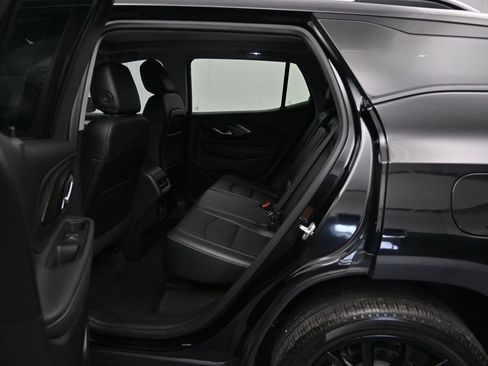 Used 2023 GMC Terrain SLT w/ Tech Package FWD image 23