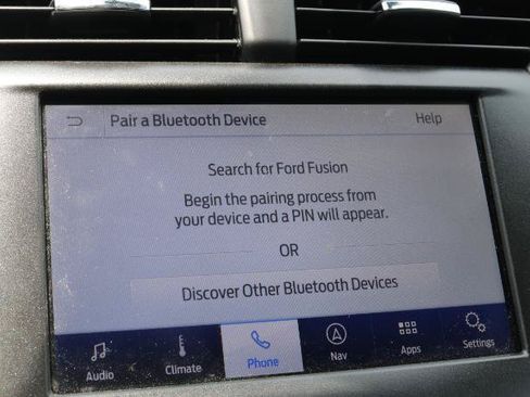 Used 2020 Ford Fusion SE FWD image 13
