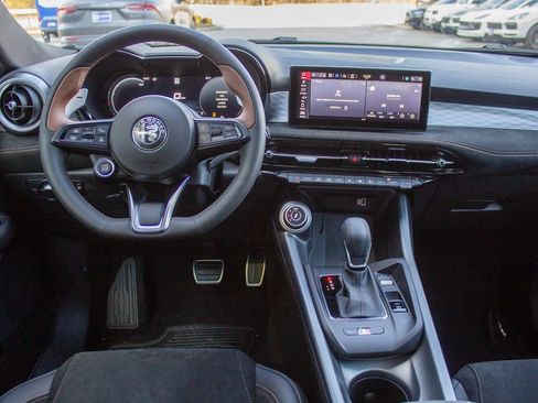 New 2025 Alfa Romeo Tonale image 13