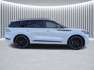 New 2025 Lincoln Aviator Reserve w/ Luxury Package video 2