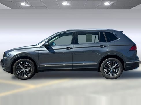Used 2018 Volkswagen Tiguan SEL FWD image 2