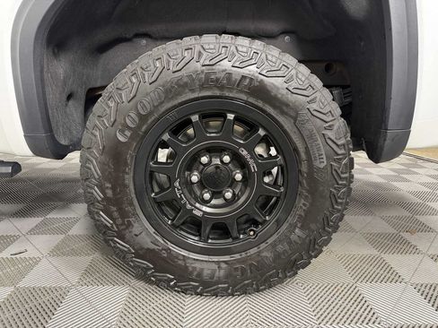 Certified 2024 GMC Sierra 1500 AT4X w/ AT4X AEV Edition AWD/4WD image 18