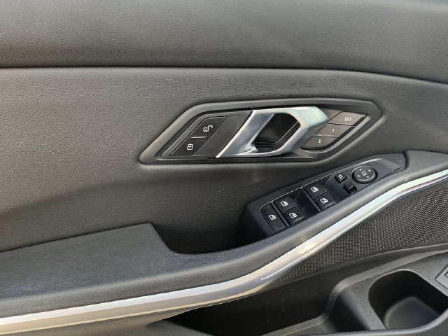Used 2024 BMW 330i Sedan RWD image 17