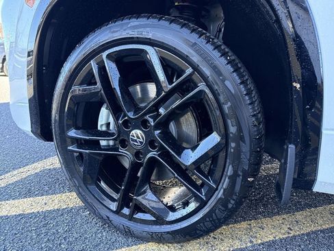 New 2026 Volkswagen Tiguan SE R-Line AWD/4WD image 8