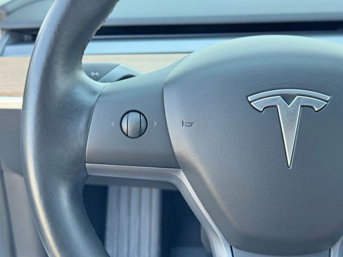 Used 2018 Tesla Model 3 Long Range image 18