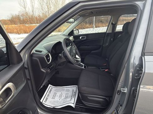 Used 2021 Hyundai Venue SE image 24