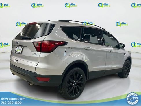 Used 2019 Ford Escape SE image 5