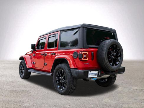 Used 2022 Jeep Wrangler Unlimited Sahara image 7