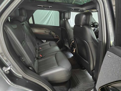 Used 2024 Land Rover Range Rover Sport SE AWD/4WD image 12