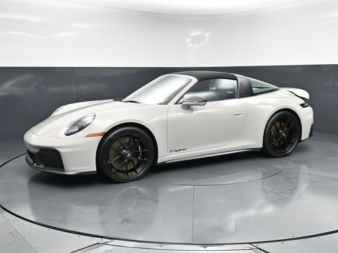 Certified 2026 Porsche 911 Targa 4 GTS AWD/4WD image 1