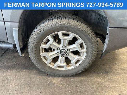 Used 2021 Nissan Titan SV w/ SV Convenience Package AWD/4WD image 3